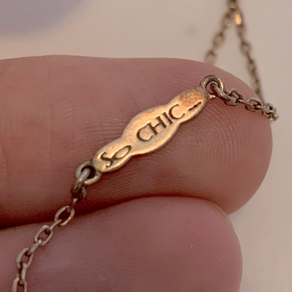 Stamped 925, rose gold coloured key necklace with faux diamonds on chain - Picture 5 of 7